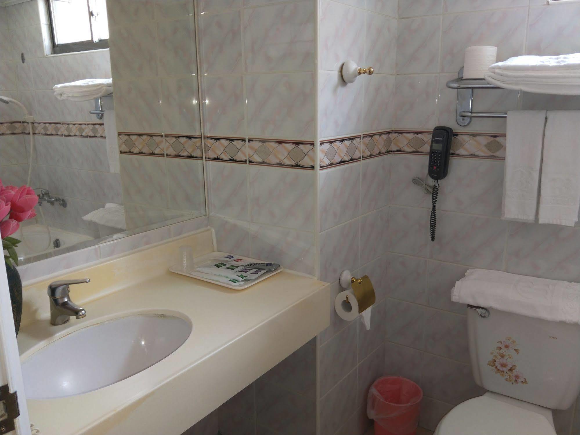 Berkeley Business Hotel Zhongzheng ซินจู๋ ภายนอก รูปภาพ