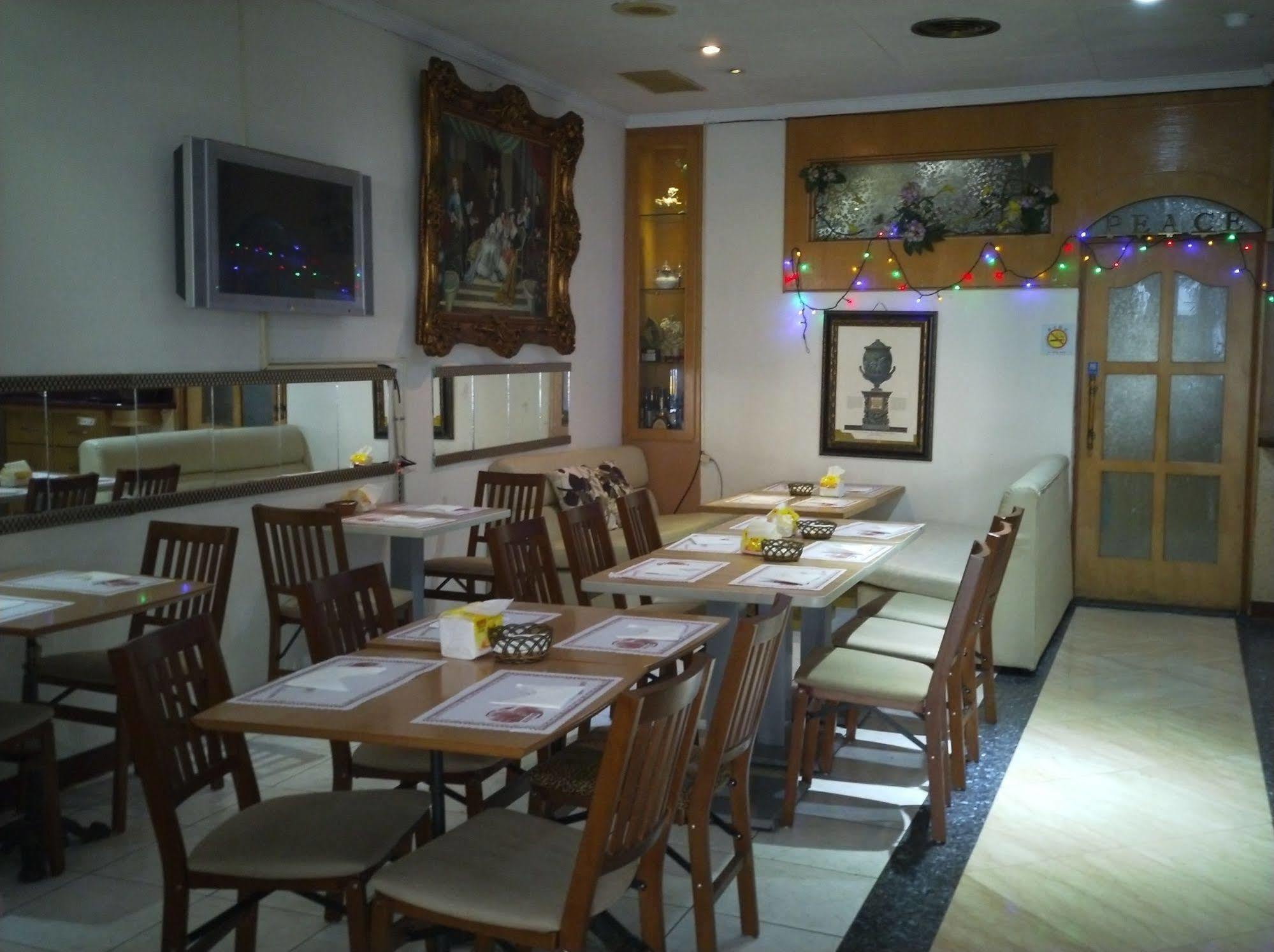 Berkeley Business Hotel Zhongzheng ซินจู๋ ภายนอก รูปภาพ