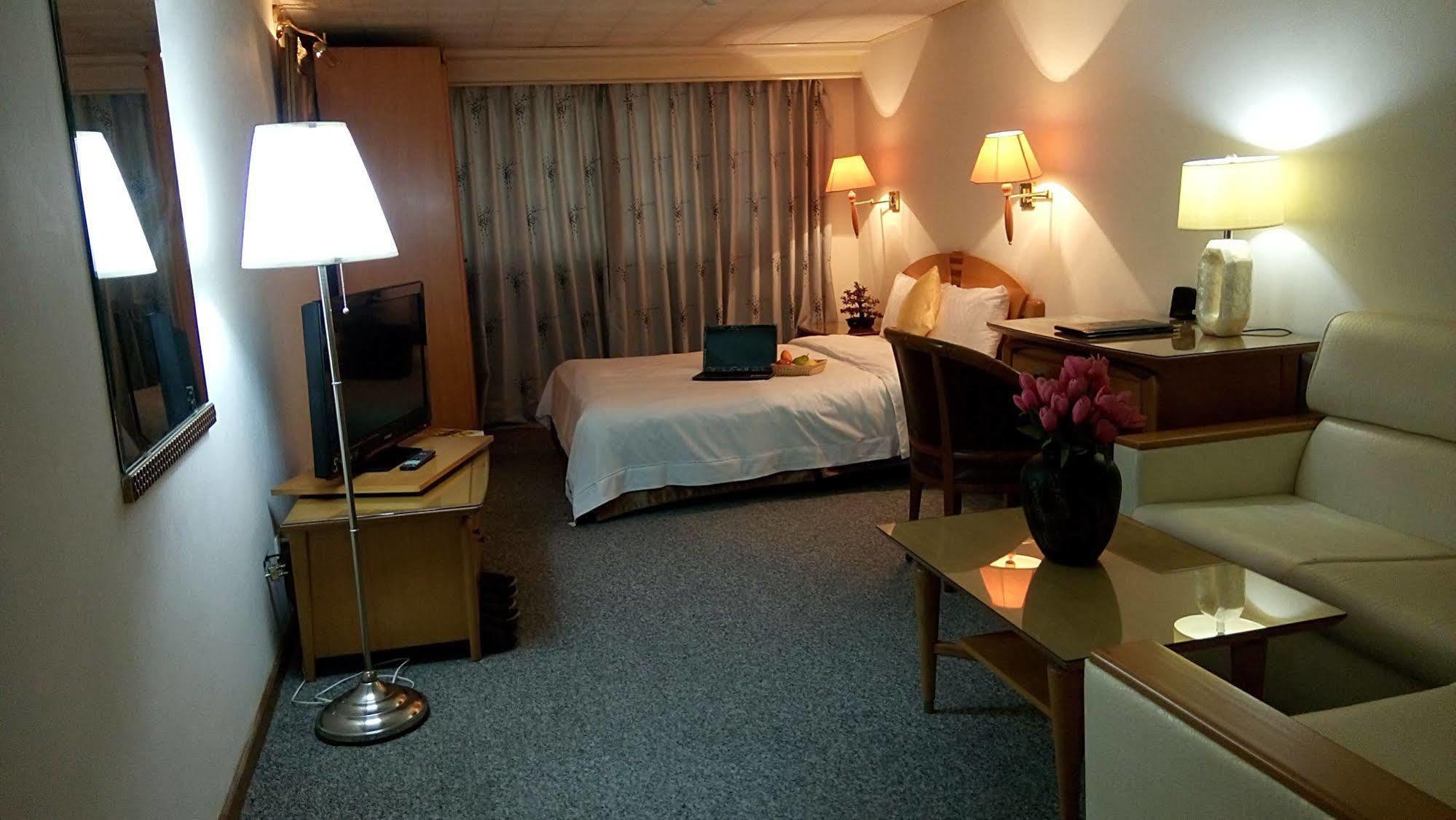 Berkeley Business Hotel Zhongzheng ซินจู๋ ภายนอก รูปภาพ