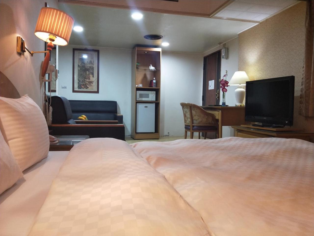 Berkeley Business Hotel Zhongzheng ซินจู๋ ภายนอก รูปภาพ